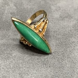 Vintage Sara Coventry Adjustable Ring Jade Green Gold Tone Signed